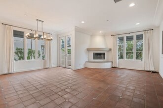 212 Santa Barbara St in Santa Barbara, CA - Building Photo - Building Photo