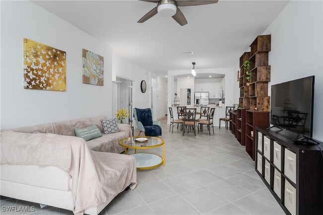2140 Dragonfruit Wy in Naples, FL - Foto de edificio - Building Photo