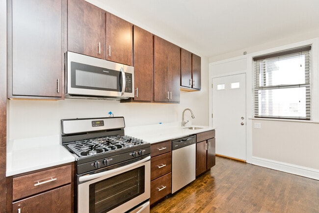 5306 N Ashland Ave, Unit 3 in Chicago, IL - Foto de edificio - Building Photo