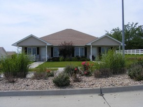 SKY MASTERS RETIREMENT VILLAS in Papillion, NE - Building Photo - Building Photo