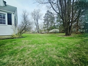 19 Longview Ave in Danbury, CT - Foto de edificio - Building Photo