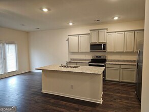 108 Hampton St in Mcdonough, GA - Building Photo - Building Photo