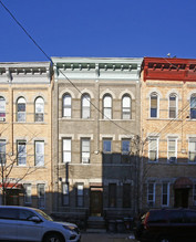 329 Menahan St in Brooklyn, NY - Building Photo - Building Photo