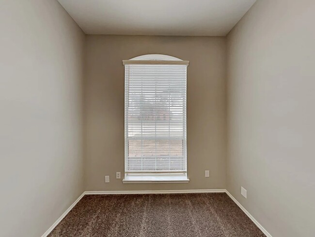 636 Fernway Dr in Burlington, NC - Building Photo - Building Photo