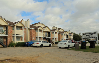 Oakwood Glen Condominiums in Spring, TX - Building Photo - Building Photo