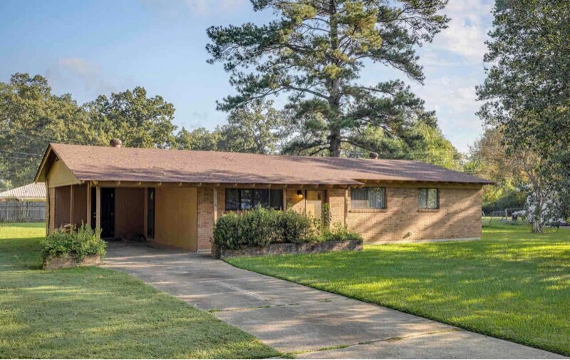 207 Monroe Dr in Monroe, LA - Foto de edificio