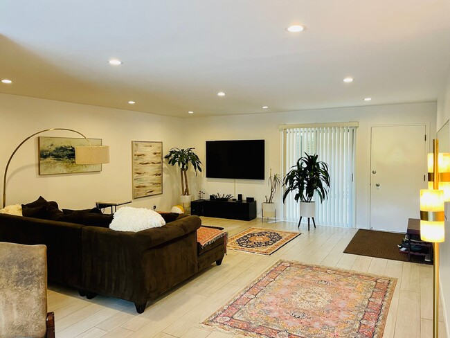 2002 4th St, Unit 000 in Santa Monica, CA - Foto de edificio - Building Photo