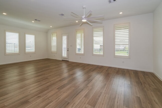 2513 Seneca Lk Dr in Texas City, TX - Building Photo - Building Photo