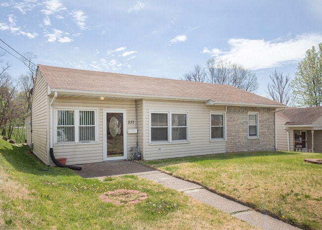 537 23rd St in Bettendorf, IA - Building Photo - Building Photo