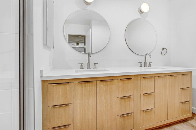 3099 Ginger Ave in Costa Mesa, CA - Foto de edificio - Building Photo