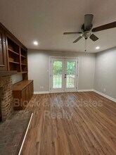 928 Chatfield Dr in Jamestown, NC - Building Photo - Building Photo