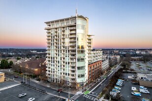 Courtside Condominiums in Charlotte, NC - Building Photo