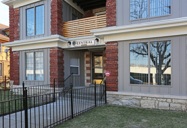 32 Central Apartments in Kansas City, MO - Foto de edificio - Building Photo