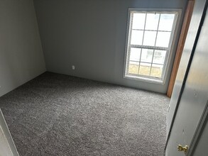 458 Plaza Ave in Ferguson, MO - Building Photo - Building Photo