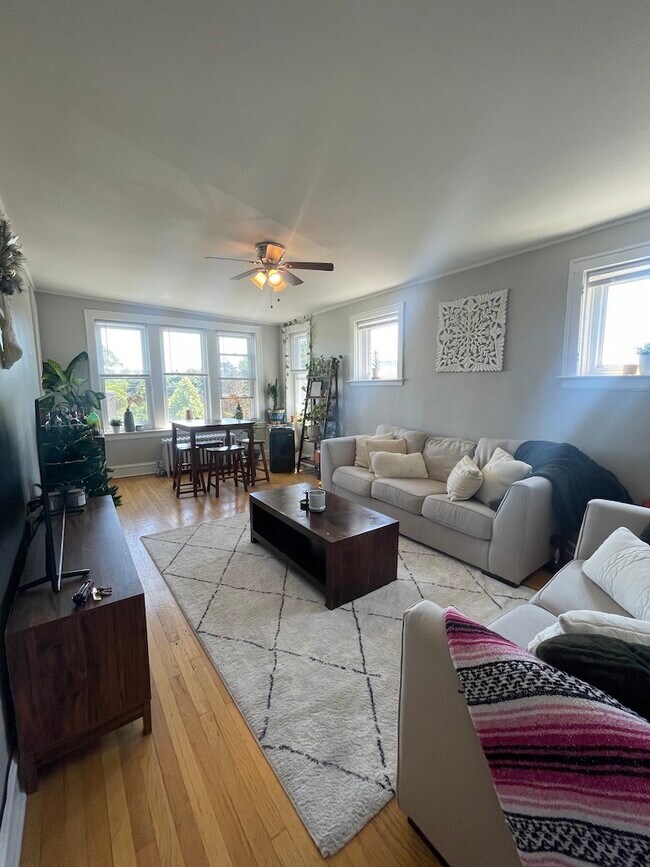 2500 N Rockwell St in Chicago, IL - Building Photo - Building Photo