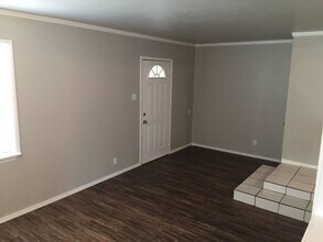 3324 SW 42nd St in Oklahoma City, OK - Building Photo - Building Photo