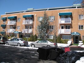 394-396 Bard Ave in Staten Island, NY - Building Photo