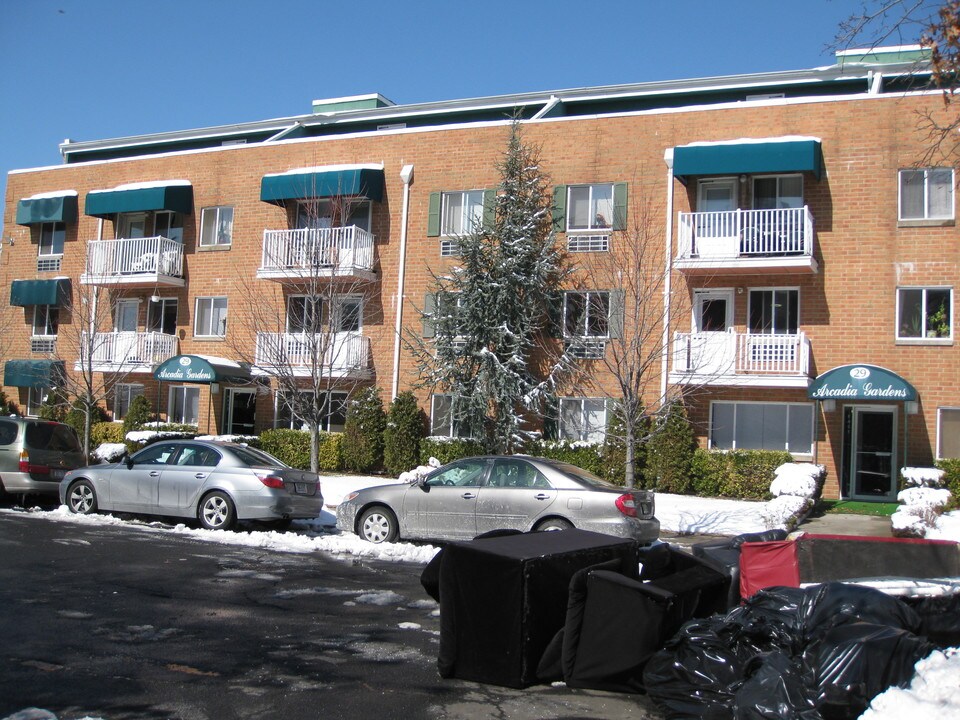 394-396 Bard Ave in Staten Island, NY - Building Photo