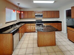 8514 Silver Brush in San Antonio, TX - Building Photo - Building Photo