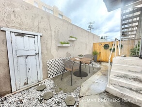 1207 S La Cienega Blvd in Los Angeles, CA - Foto de edificio - Building Photo