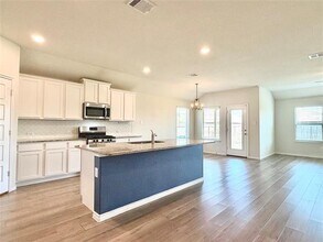 4016 Spur Trail Dr in Denton, TX - Building Photo - Building Photo