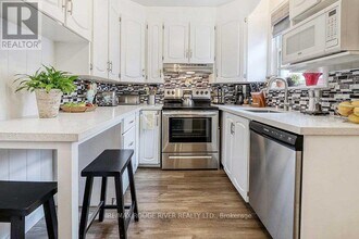 409 Peel St in Whitby, ON - Building Photo - Building Photo