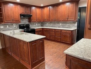 1660 Timberlake Cir in Lodi, CA - Foto de edificio - Building Photo