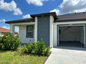 2606 Sunniland Blvd in Lehigh Acres, FL - Building Photo