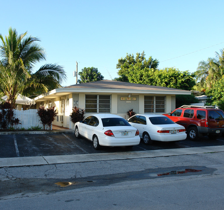 1632 NE 4th Pl in Fort Lauderdale, FL - Building Photo