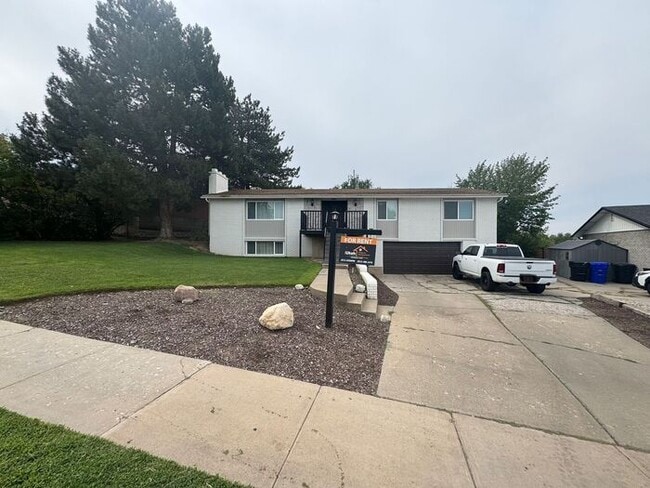 property at 960 E 1500 S