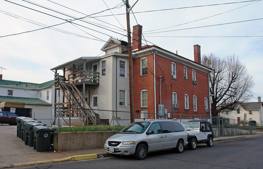 609 N Main St in Culpeper, VA - Building Photo