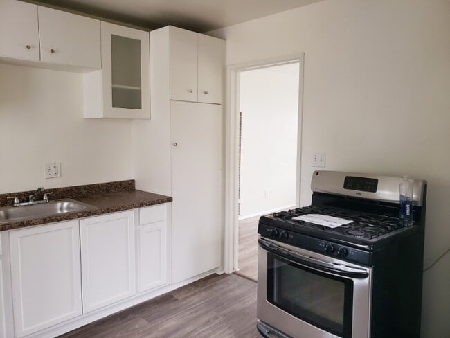 3886 Superior St in San Diego, CA - Building Photo - Building Photo
