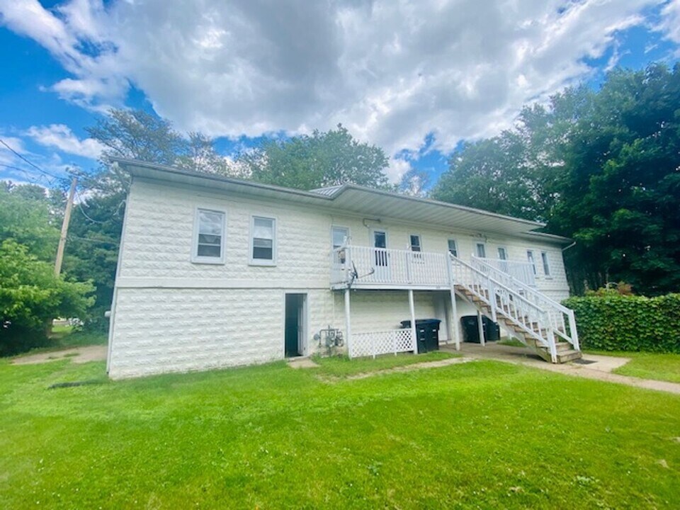 414-416 S Andrews St in Shawano, WI - Building Photo