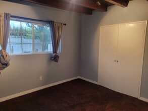 151 W 53rd St, Unit B in Long Beach, CA - Building Photo - Building Photo