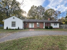 221 Wedgewood Pl in Paducah, KY - Building Photo