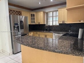 6306 SW 39th St in Miami, FL - Building Photo - Building Photo