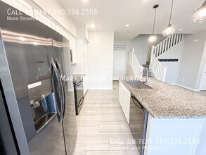 1918 E Bridgeport Pkwy in Gilbert, AZ - Building Photo - Building Photo