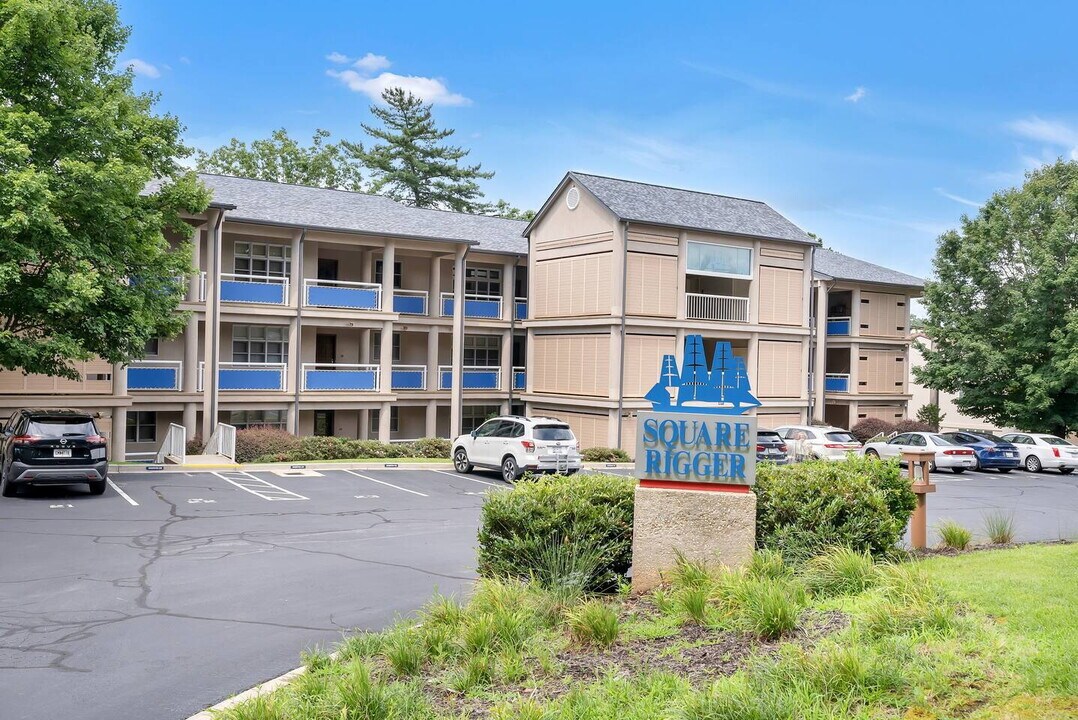 491 Tall Ship Dr in Salem, SC - Building Photo