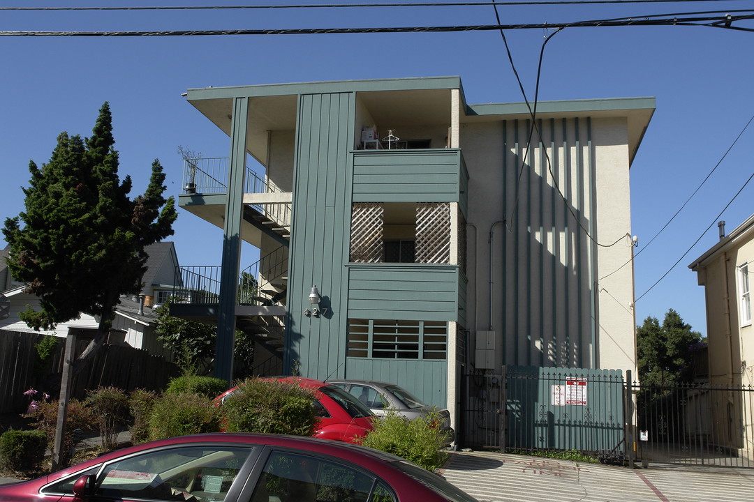 427 E 19th St in Oakland, CA - Building Photo