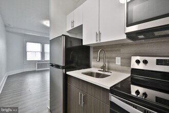 4247 Locust St, Unit 0B-202 in Philadelphia, PA - Building Photo - Building Photo