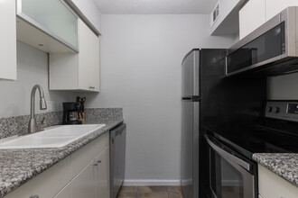 West 5th in Tempe, AZ - Foto de edificio - Interior Photo