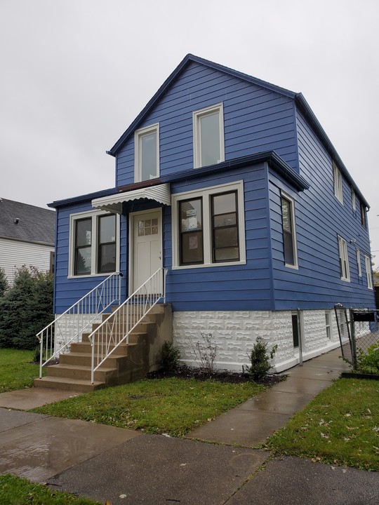 1231 Clinton Ave, Unit Garden in Berwyn, IL - Building Photo