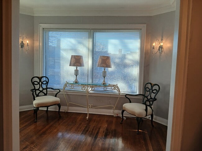 6843 S Merrill Ave in Chicago, IL - Foto de edificio - Building Photo