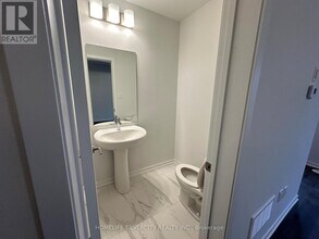 10-110 Lloyd Janes Ln in Toronto, ON - Building Photo - Building Photo