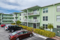 Dolphin Pointe of Dunedin in Dunedin, FL - Foto de edificio - Building Photo