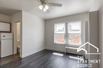 3957 W Irving Park Rd in Chicago, IL - Building Photo - Building Photo