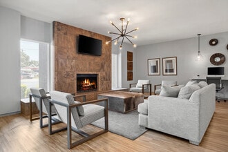 Wimbledon Oaks in Arlington, TX - Building Photo - Building Photo