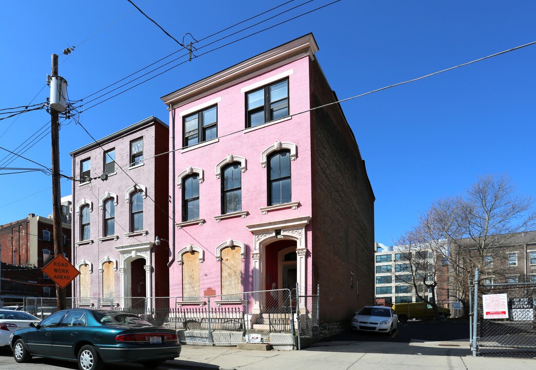 1209 Clay St in Cincinnati, OH - Building Photo