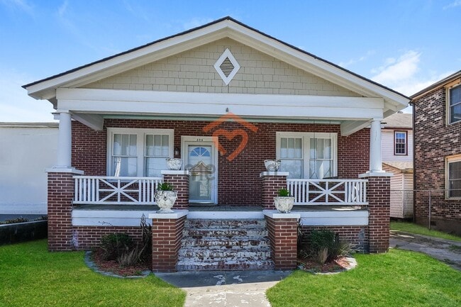 property at 323 Huger St