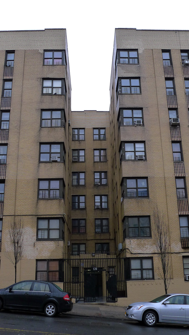 124 E 176th St in Bronx, NY - Building Photo - Building Photo